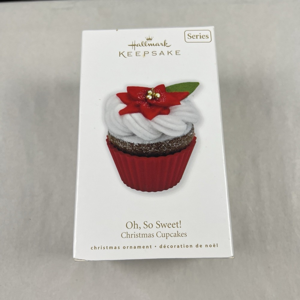 Oh, So Sweet! Christmas Cupcakes SERIES 1 -‎ 2010 Hallmark Keepsake Ornament